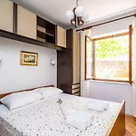 Apartments Stella - Three-Bedroom Apartment With Balcony And Terrace