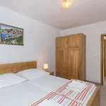 Villa Celenca - Two Bedroom Apartment With Terrace And Pool View - A1