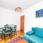 Apartments Peco - Three Bedroom Apartment With Balcony And Sea View