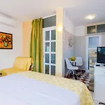 Guest House Avdic - Studio Apartment With Balcony And Sea View