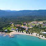 Apartments Leme - Comfort One Bedroom Apartment With Garden View Apt5