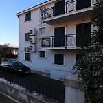 Apartments Trstenica