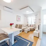 Apartments Lucija - Two Bedroom Apartment With Balcony And Sea View