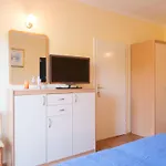 Apartments Saulan - One Bedroom Apartment With Balcony And Garden View Molunat