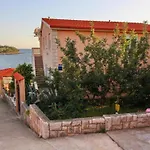 Apartments Villa Senija - Comfort Two Bedroom Apartment With Terrace And Sea View Lavander
