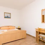 Apartments Skurla - Studio Apartment With Terrace A1 Uti