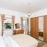 Apartments Davor - Two Bedroom Apartment With Sea View And Terrace
