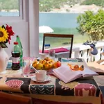 Seaside Studio - Studio Apartment With Private Beach And Sea View