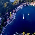 Apartments Malo Lago - One-Bedroom Apartment With Balcony And Sea View - Attic Apartment 3
