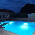 Kuca Za Odmor Mira