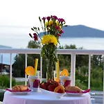 Villa Lina - Five Bedroom Villa With Terrace And Sea View