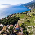 Holiday Home Blue Vineyard- Three Bedroom House With Terrace And Sea View