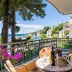 Apartment Villa Palma- Two Bedroom Apartment With Terrace And Sea View Apartman 4