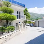 Apartments & Rooms Bari I - Studio Apartment With Balcony And Garden View Second Floor -Apt 6