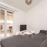 Apartments Maza - One Bedroom Apartment With Balcony Angela