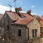 Apartments Urbis - Studio Apartment With City View Zasebni
