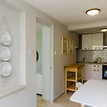 Plo E Apartments - Two Bedroom Apartment With Sea View - Iva Racica 12 Street