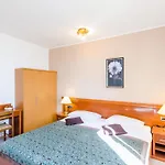 Apartments Nicol - Two-Bedroom Apartment With Terrace And Sea View