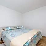 Apartment Pavlina - One Bedroom Apartment With Terrace