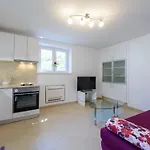 Apartment Pavlina - One Bedroom Apartment With Terrace