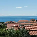 Apartment Mir - Studio Apartment With Garden View