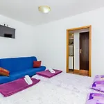 Apartments & Rooms Mihajica- Comfort Studio Apartment With Balcony And Sea View