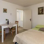 Apartment Meet & Greet- Studio Apartment With Terrace And Sea View