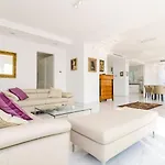 Villa Orlando - Five Bedroom Villa With Swimming Pool And Sea View