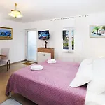 Nika Family Apartments