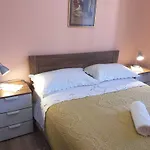 Apartments Nives - Three Bedroom Apartment With Balcony And Sea View