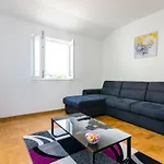 Ana Apartment - One Bedroom Apartment With Balcony