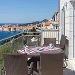 Apartments Villa Ari