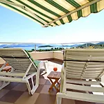 Apartments Gusti - Two-Bedroom Apartment With Balcony And Sea View