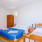 Apartments Glavor - One Bedroom Apartment With Balconies And Sea View