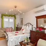 Apartment Viva La Vita - Two-Bedroom Apartment With Shared Pool