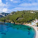 Villa Nives - Three-Bedroom Villa With Terrace And Sea View