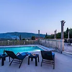 Villa Niko - Three Bedroom Villa With Swimming Pool