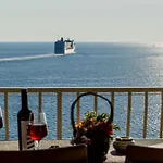 Indy'S Beach Apartments -Two Bedroom Apartment With Balcony And Sea View