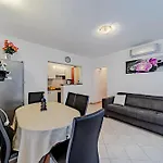Apartments By The Sea Ubli, Lastovo - 8344