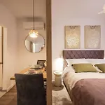 Charming Studio Apt In City Center