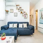 Apartment Anka - One Bedroom Apartment With Terrace