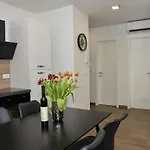 Apartment Nicole - One Bedroom Apartment With Balcony