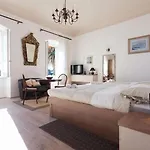 Villa Iveta - Two-Bedroom Apartment With Terrace And Sea View Nik A