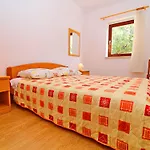 Apartment Classic Kor Ula - Two Bedroom Apartment With Terrace And Sea View