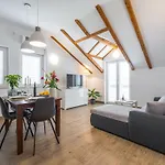 Apartments Terra - Comfort One Bedroom Apartment With Balcony And City View Veliki