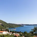 Villa Dubravka - Premium Two Bedroom Apartment With Balcony And Sea View Apartman 5