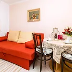 Apartments Nicol - One-Bedroom Apartment With Terrace