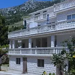 Apartments Villa Dinga -Borak - Two Bedroom Apartment With Terrace No 1