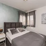Luxury D Apartments - Two Bedroom Apartment With Terrace A1
