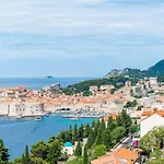 Apartment Reale - One Bedroom Apartment With Balcony And Sea View